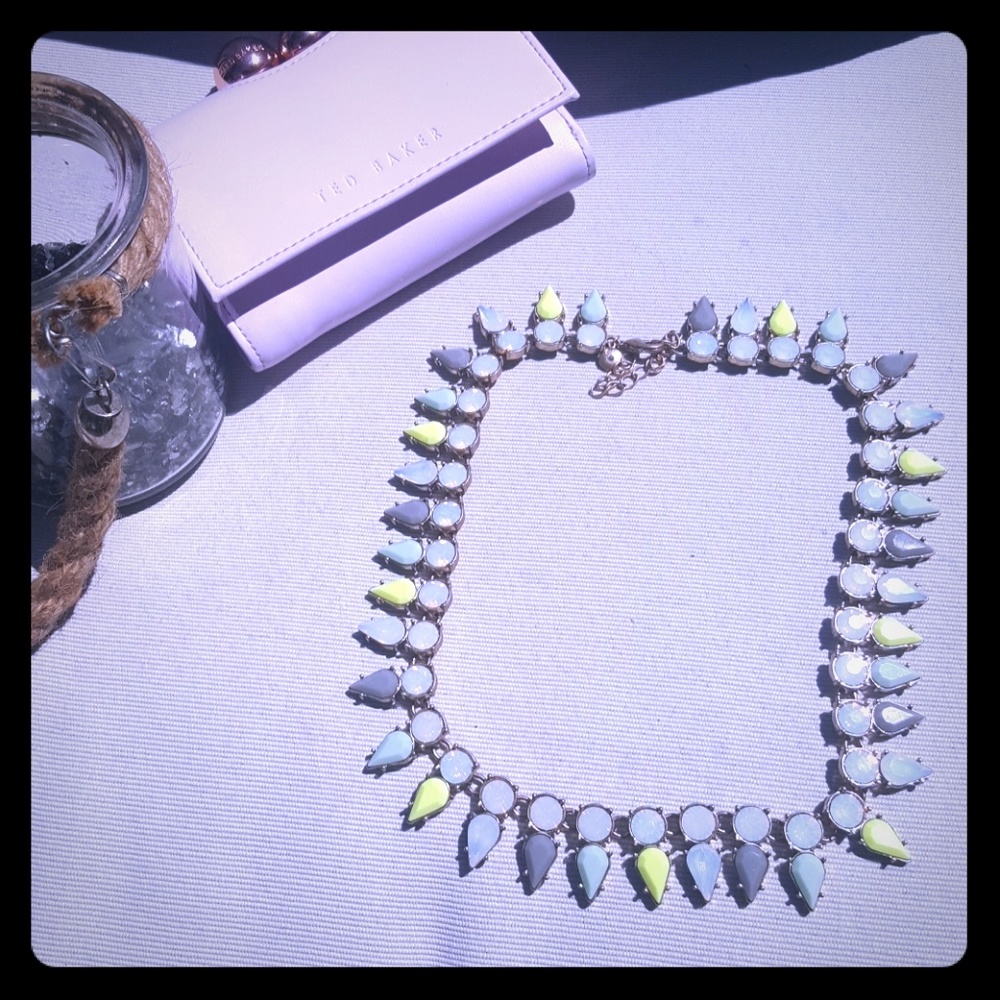Gorgeous stone drops necklace
